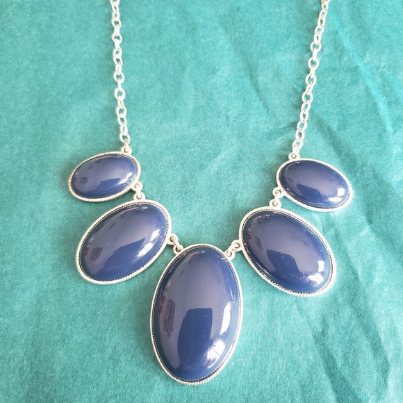 Vintage Liz Claiborne necklace - Picture 1 of 4